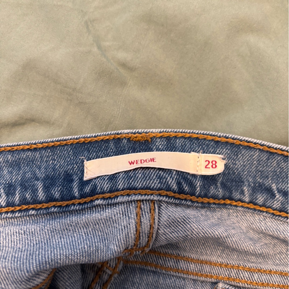 Levi's Wedgie Jeans - Picture 2 of 4
